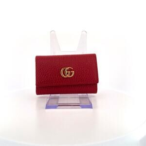 🔴 Gucci GG Marmont 6-Hook Key Case – Red Pebbled Leather
